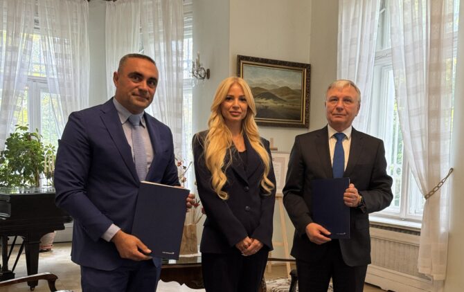 20260928_WB-GROUP-and-Optix-agreement_01